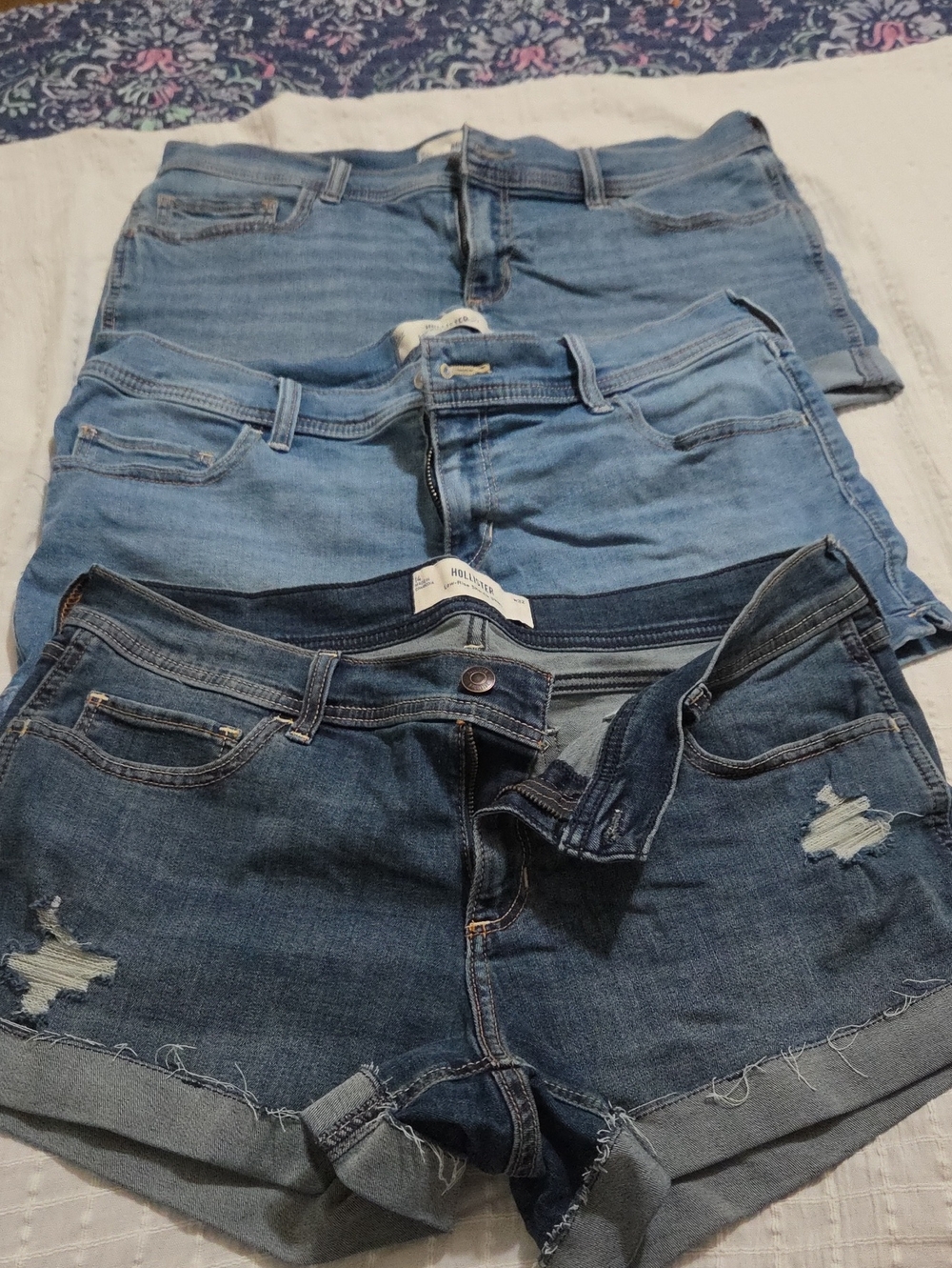 Hollister Low Rise Shortie Shorts